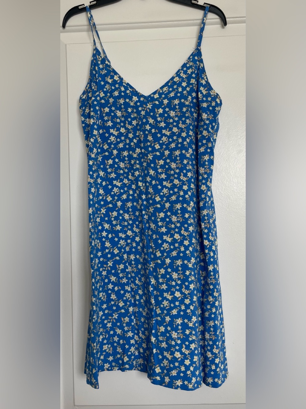 Billabong Blue Floral Slip Dress with White Daisy Motif